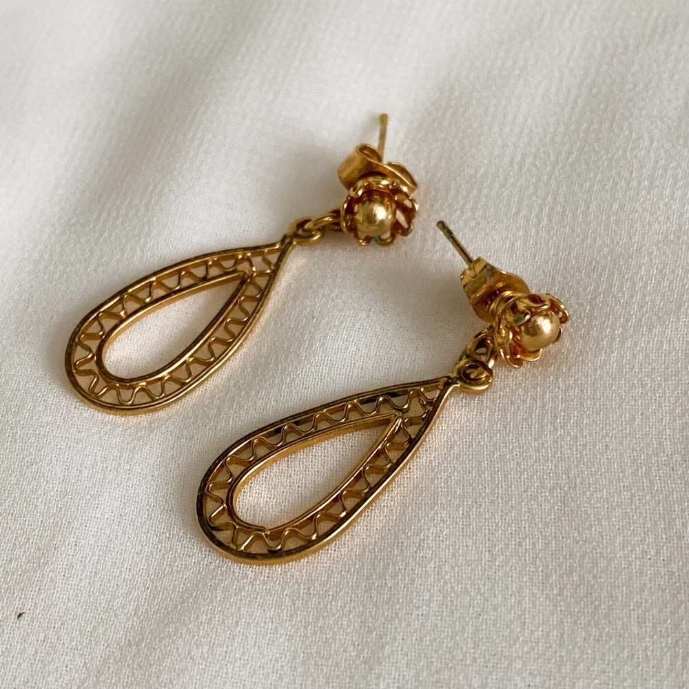 VTG Gold Teardrop Flower Dangle Earrings